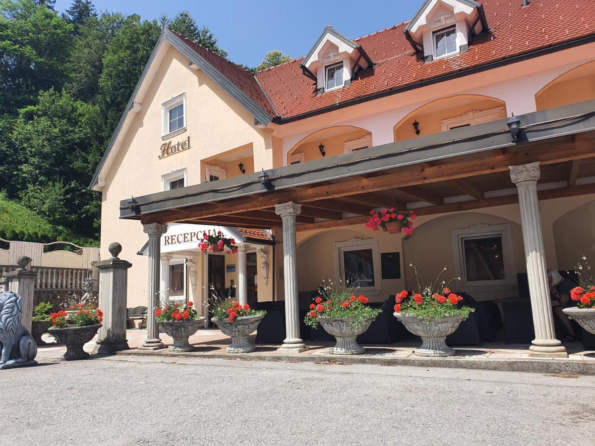 拉兹果塞科酒店 韦莱涅 外观 照片